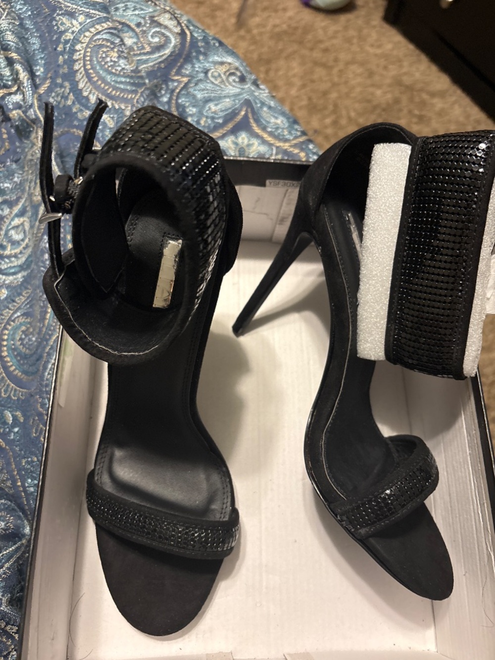 Heels - Picture 2 of 3